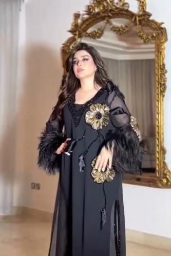 جلابيه سوداء زهرتين