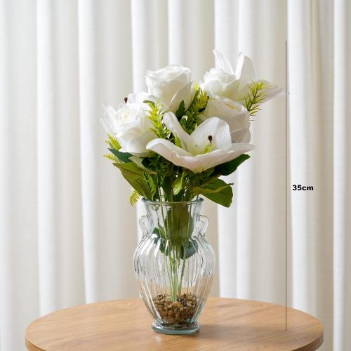 ورد صناعي بمزهرية