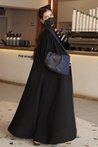 كريب ملكي نص كم مع جاكار ازرق