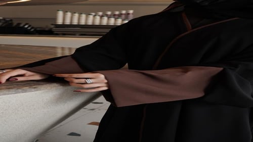 كريب ملكي مع أكمام باللون البني