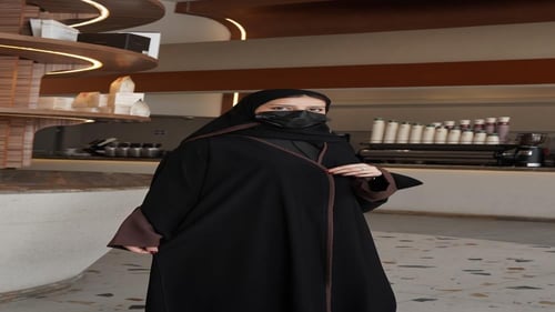 كريب ملكي مع أكمام باللون البني