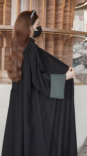 كريب ملكي مع أكمام باللون الزيتي