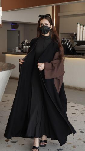 عباية نص بشت مع تصميم أنيق باللون البني