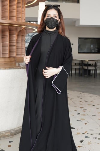 كريب مبطن بنفسجي وابيض