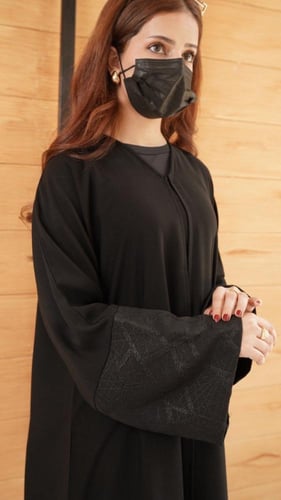 كريب ملكي مع نص كم جاكار اسود