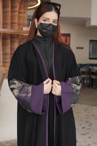 كريب ملكي مع جاكار بنفسجي