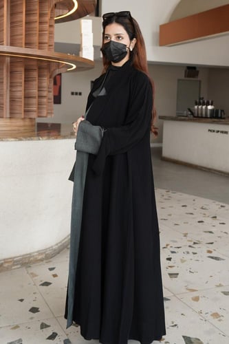 كريب ملكي مع كتان زيتي