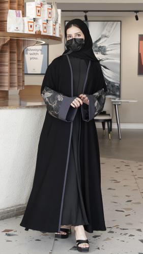 كريب ملكي مع جاكار رمادي