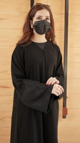 كريب ملكي مع نص كم جاكار اسود