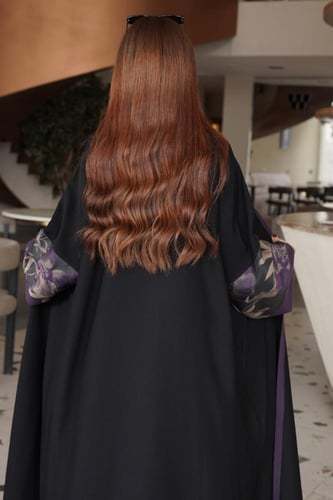 كريب ملكي مع جاكار بنفسجي