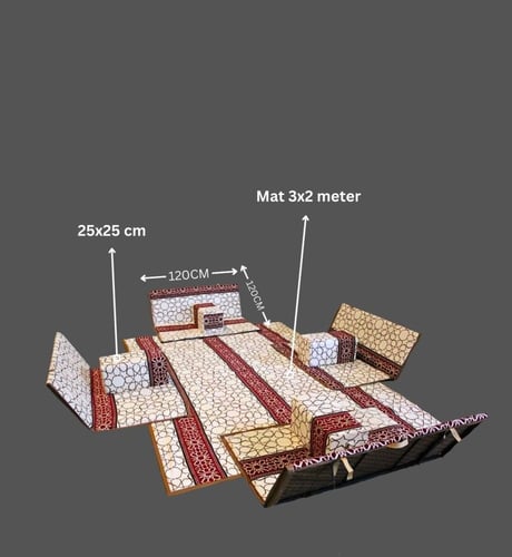 فرشة تخييم مع أربع كراسي ومراكي بنقوش عربية لجميع...