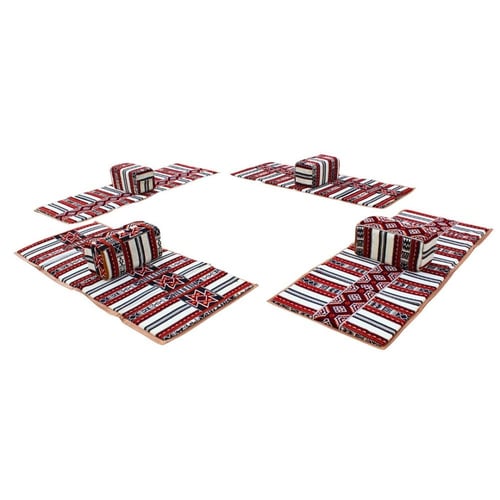 أربعة فرشات تخييم للرحلات والنزهات مع مراكي ولباد