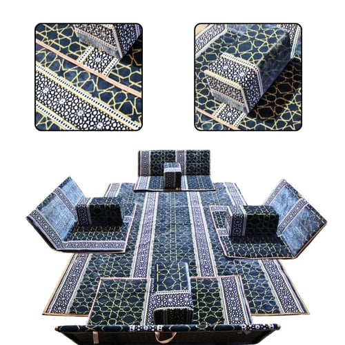 فرشة تخييم مع أربعة كراسي ومراكي بنقوش عربية للرحل...