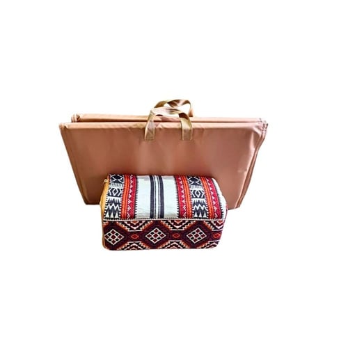 أربعة فرشات تخييم للرحلات والنزهات مع مراكي ولباد