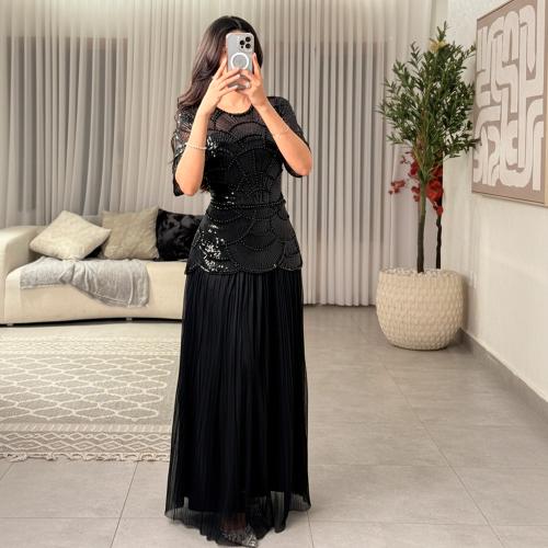 فستان سهرة لامع بلاسيه