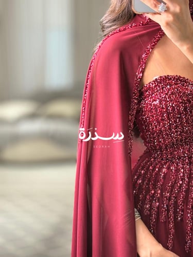 فستان سهرة وشاح بتطريز مميز