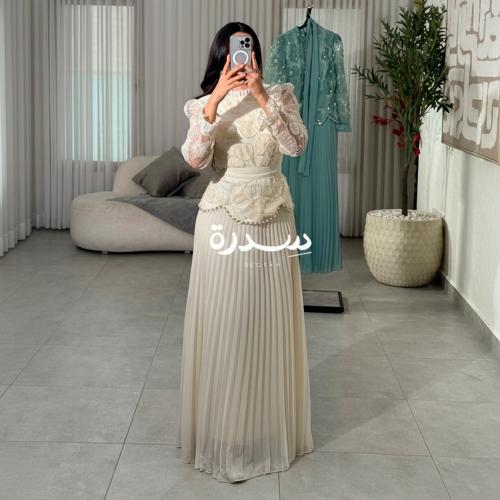 فستان بلاسيه تطريز ورد