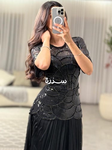 فستان سهرة لامع بلاسيه