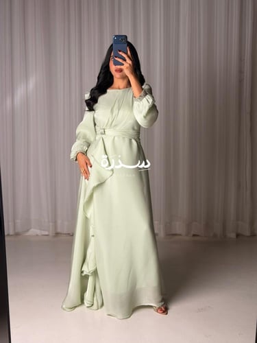 ‏فستان ناعم بأكمام طويلة