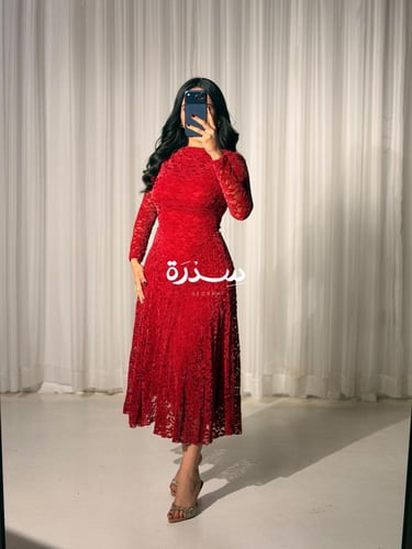 فستان دانتيل ناعم