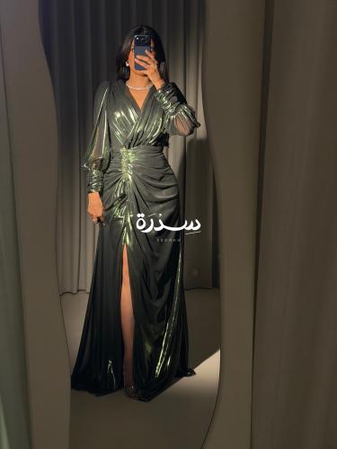 فستان سهرة لامع باكسسوار فالخصر