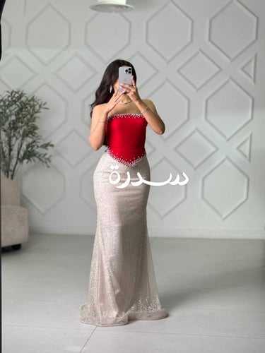 فستان سهرة بتزيين اللؤلؤ