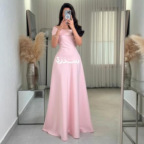 فستان وردي ارف شولدر