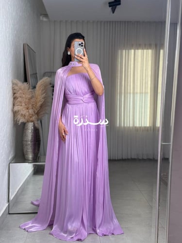 فستان سهرة لامع بلاسيه