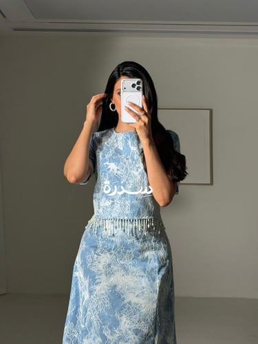 طقم تنورة جينز بتدخيلات دانتيل