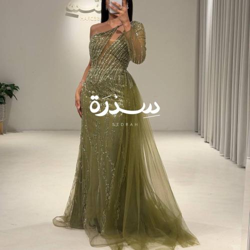 فستان ون شولدير بتطريزات براقة