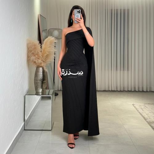 فستان سهرة بكرستالات مميزة