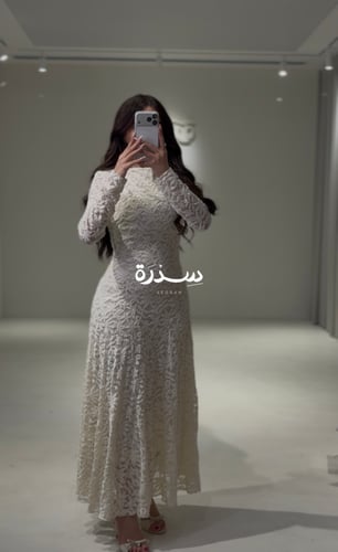 فستان دانتيل ناعم