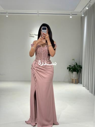فستان سهرة ناعم