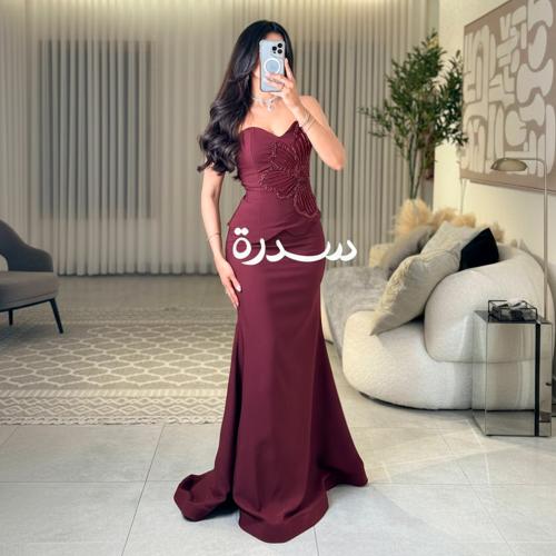 فستان سهرة خمري مطرز