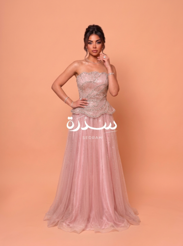 فستان سهرة كلوش دانتيل شك علوي