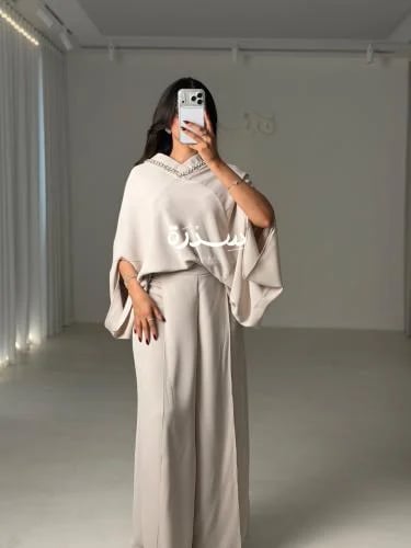 طقم ناعم بنطلون مزين باكسسوارات