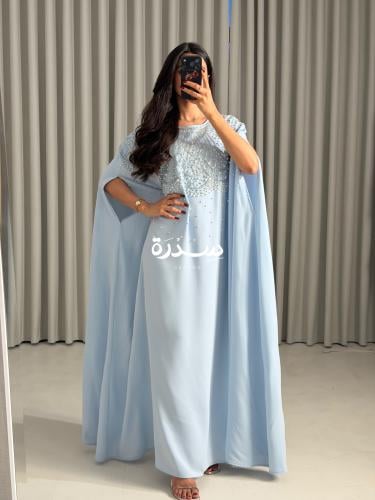 جلابية واسعة بتطريز مميز