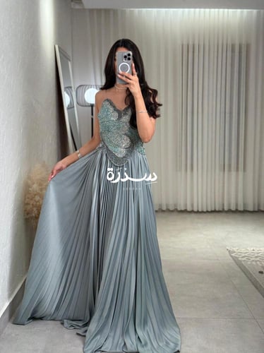 فستان سهرة كورسية شك بلاسيه