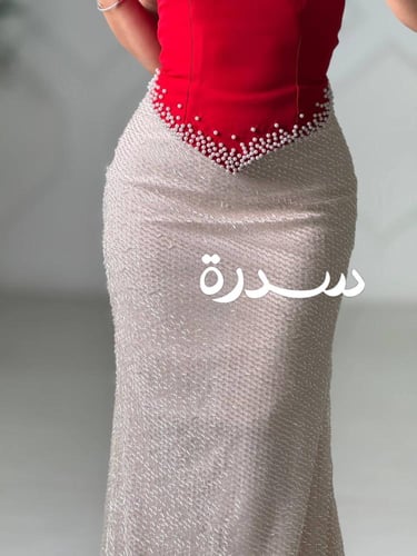 فستان سهرة بتزيين اللؤلؤ