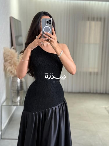 فستان دانتيل اسود