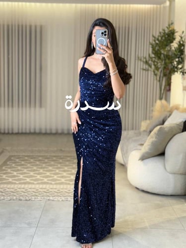 فستان سهرة لامع مطرز