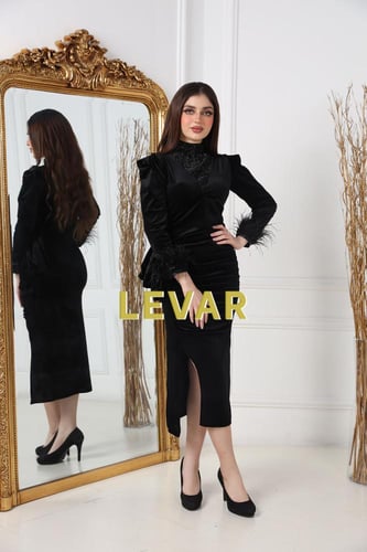 فستان أُلفت ميدي مخمل كوري