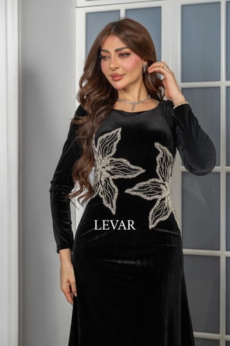 فستان نارين مخمل مزين بتطريز كلوش