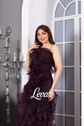 فستان بنفسجي ورد