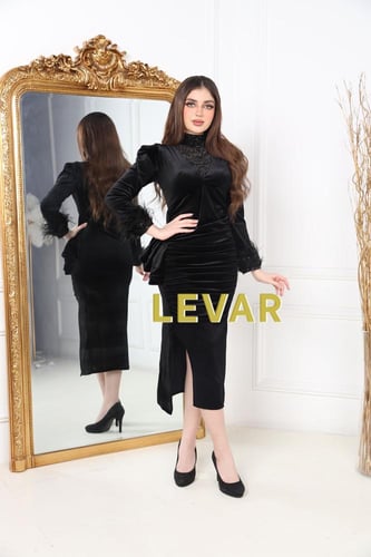 فستان أُلفت ميدي مخمل كوري