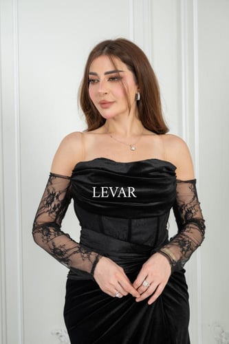 فستان "لورين" الأسود المخمل والدانتيل