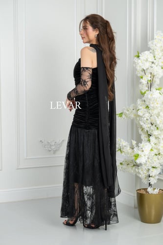 فستان "نورة" المخملي الساحر