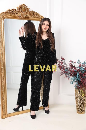 فستان اسود مطرز