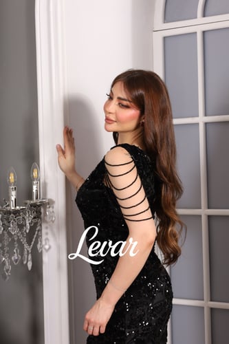 فستان اسود تطريز