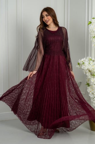 فستان عيد وجمعات رمضانية من الدانتيل الرقيق والكسر...